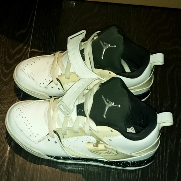 Jordans - Picture 2 of 4